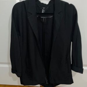 H&M • Relaxed blazer